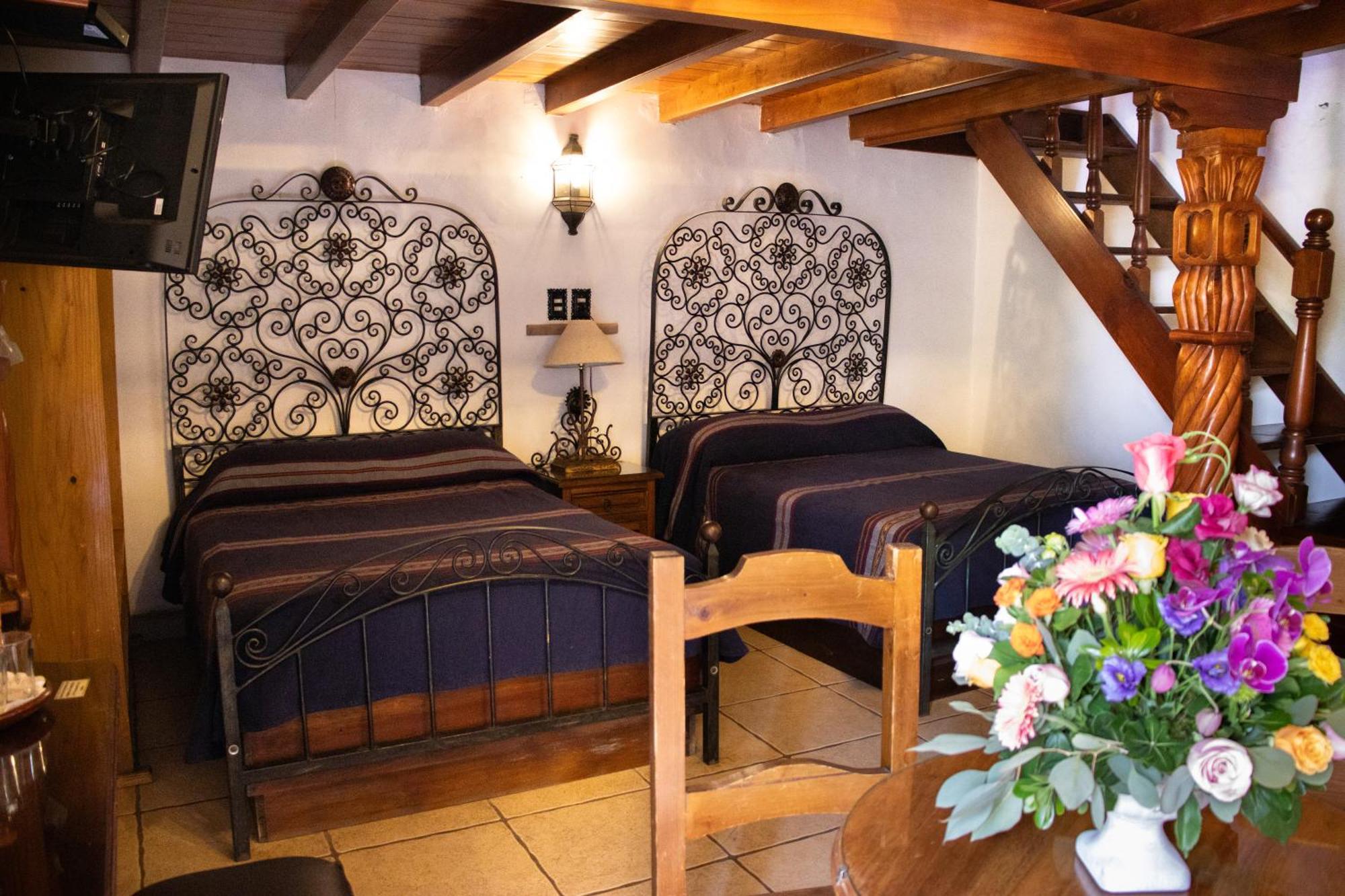 Hotel Los Escudos Pátzcuaro Eksteriør billede