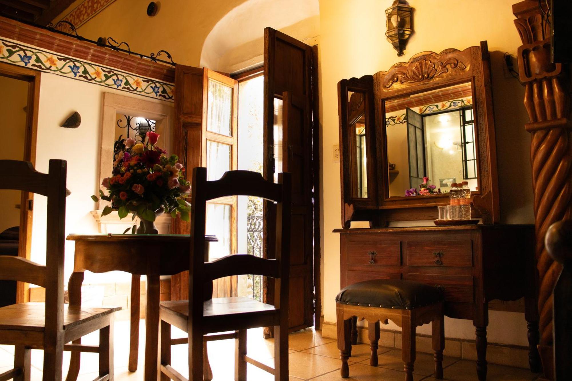 Hotel Los Escudos Pátzcuaro Eksteriør billede