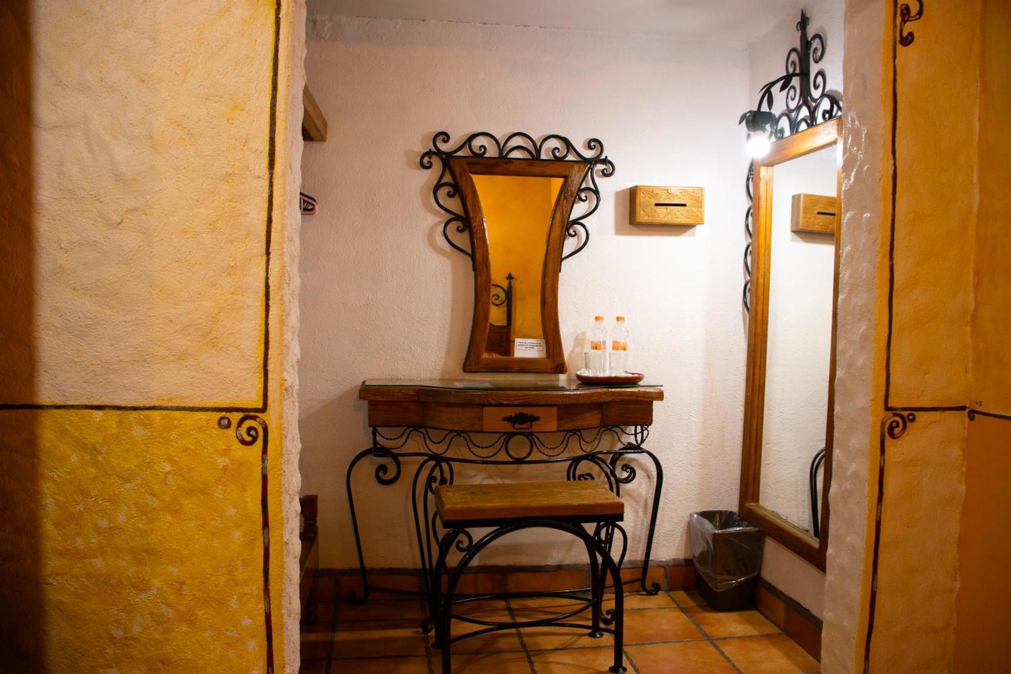 Hotel Los Escudos Pátzcuaro Eksteriør billede