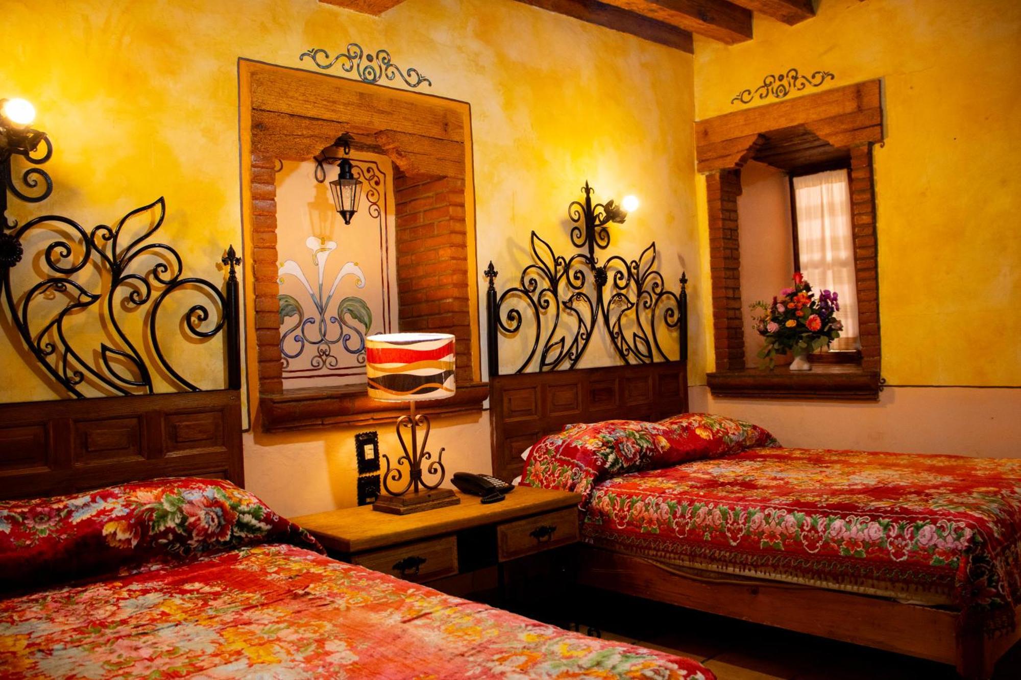 Hotel Los Escudos Pátzcuaro Eksteriør billede