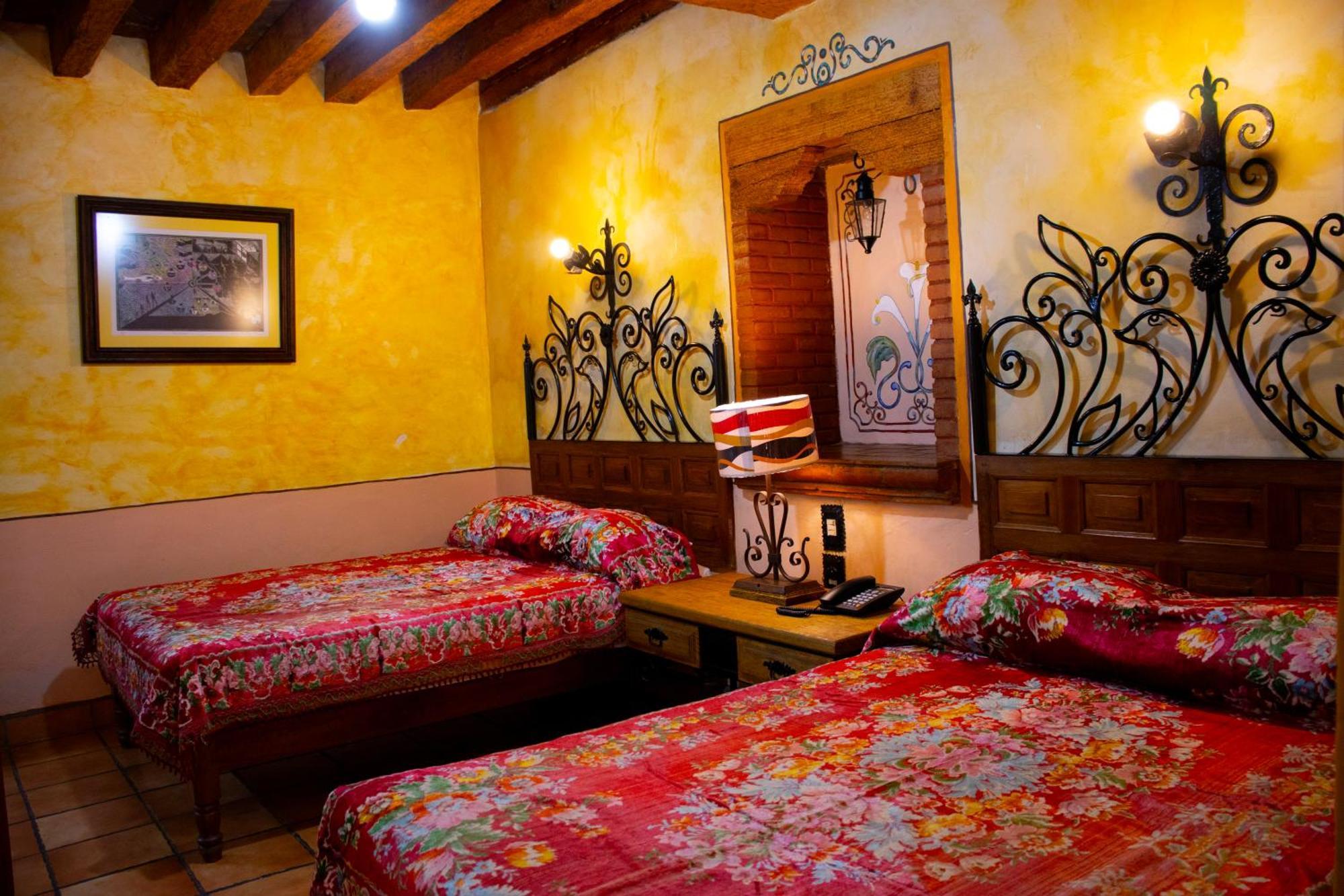 Hotel Los Escudos Pátzcuaro Eksteriør billede