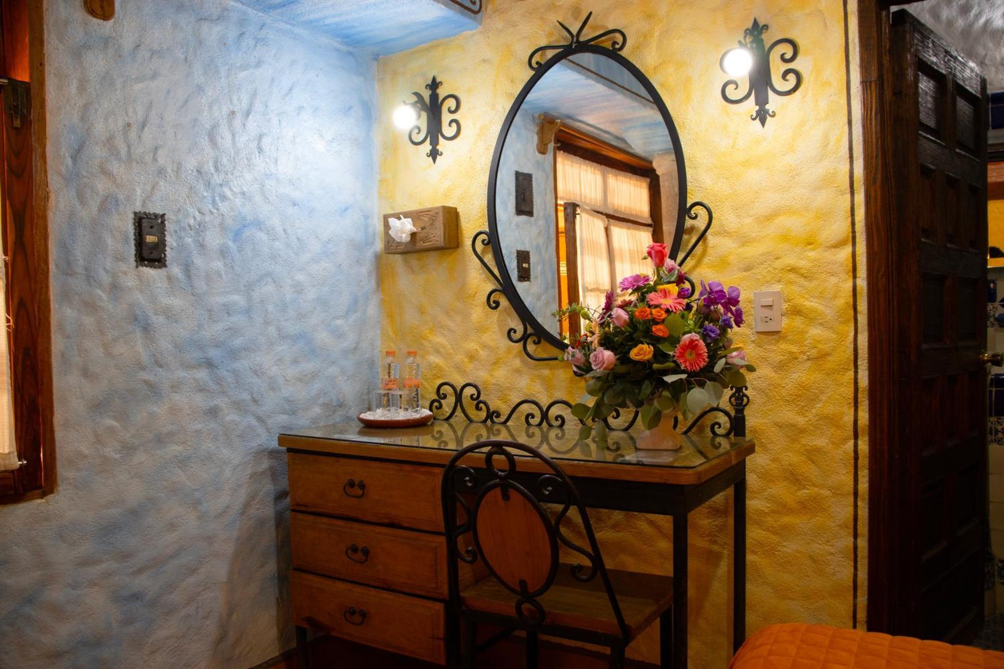 Hotel Los Escudos Pátzcuaro Eksteriør billede