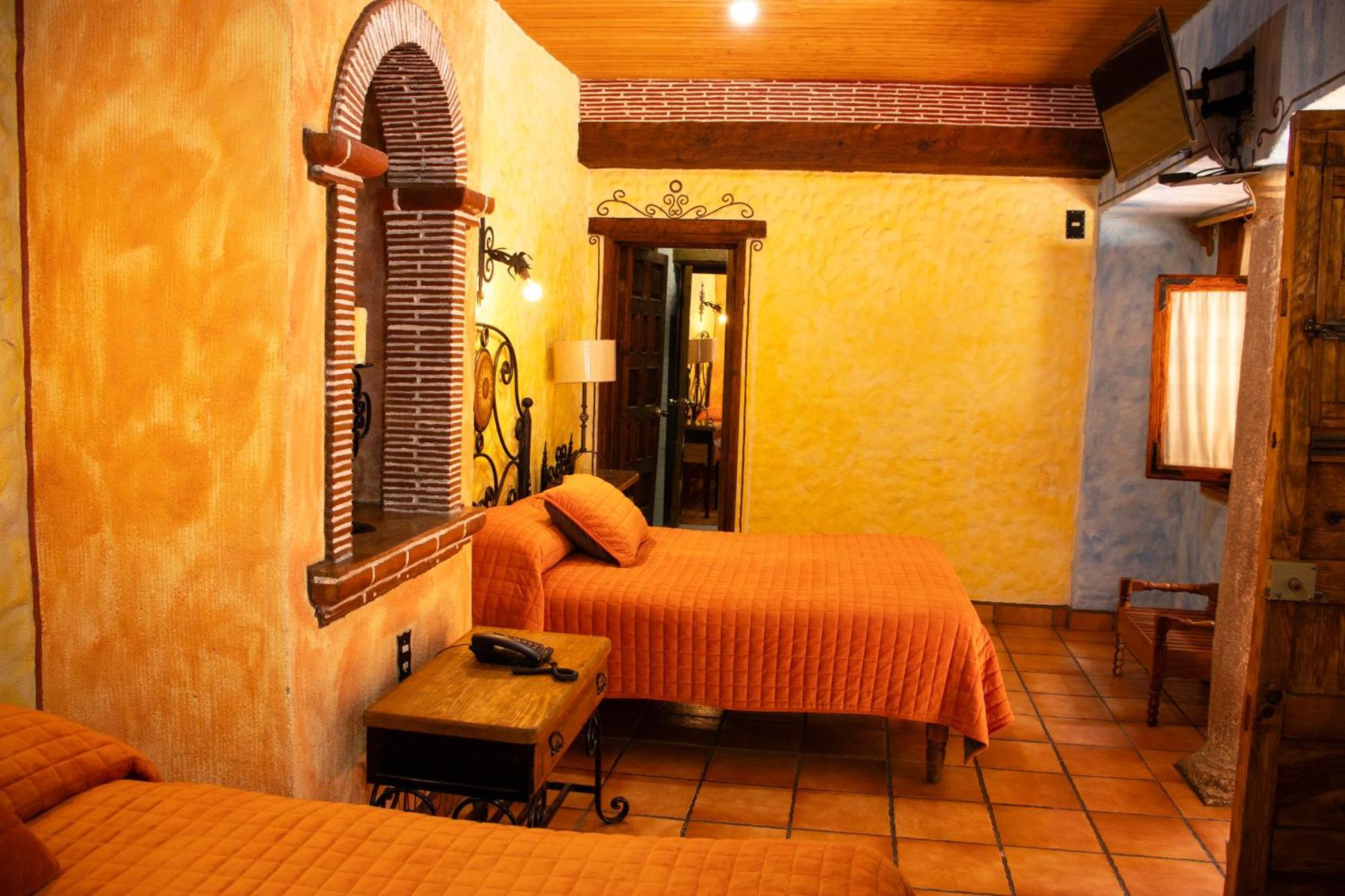 Hotel Los Escudos Pátzcuaro Eksteriør billede