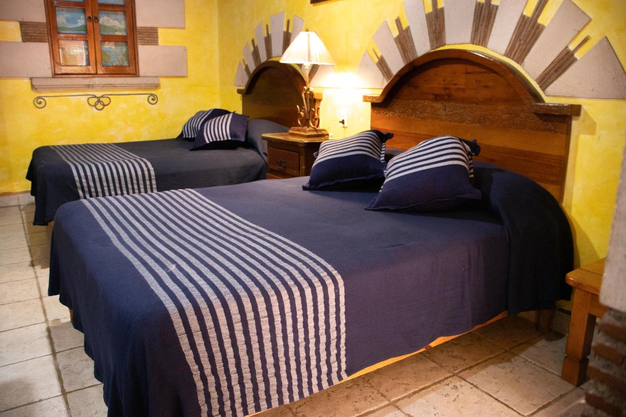 Hotel Los Escudos Pátzcuaro Eksteriør billede