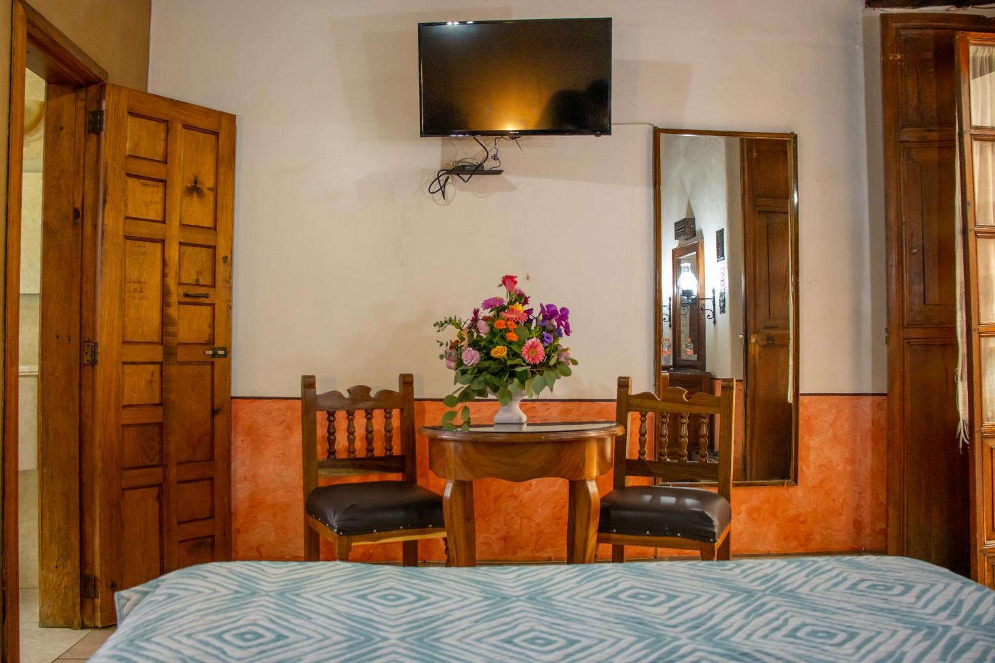 Hotel Los Escudos Pátzcuaro Eksteriør billede