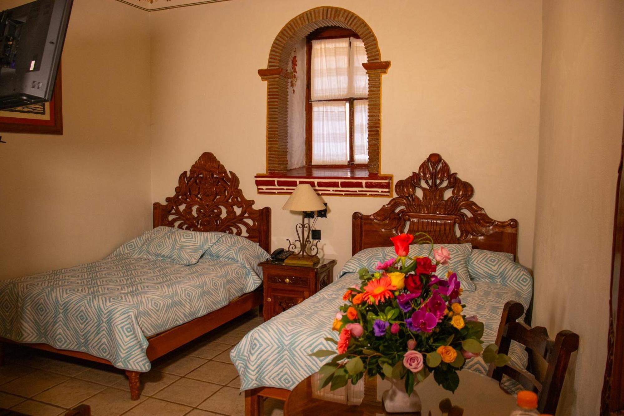 Hotel Los Escudos Pátzcuaro Eksteriør billede