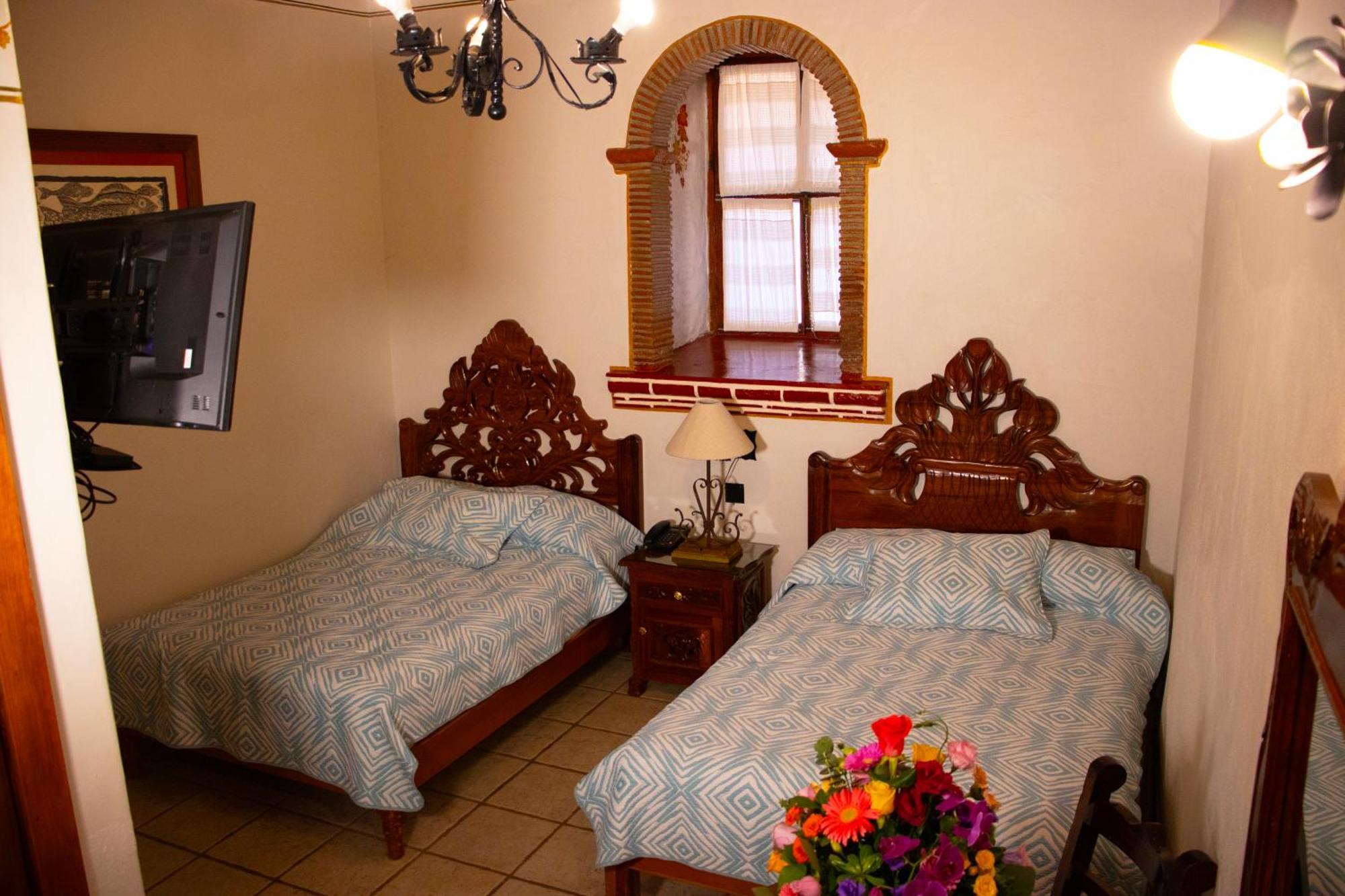 Hotel Los Escudos Pátzcuaro Eksteriør billede