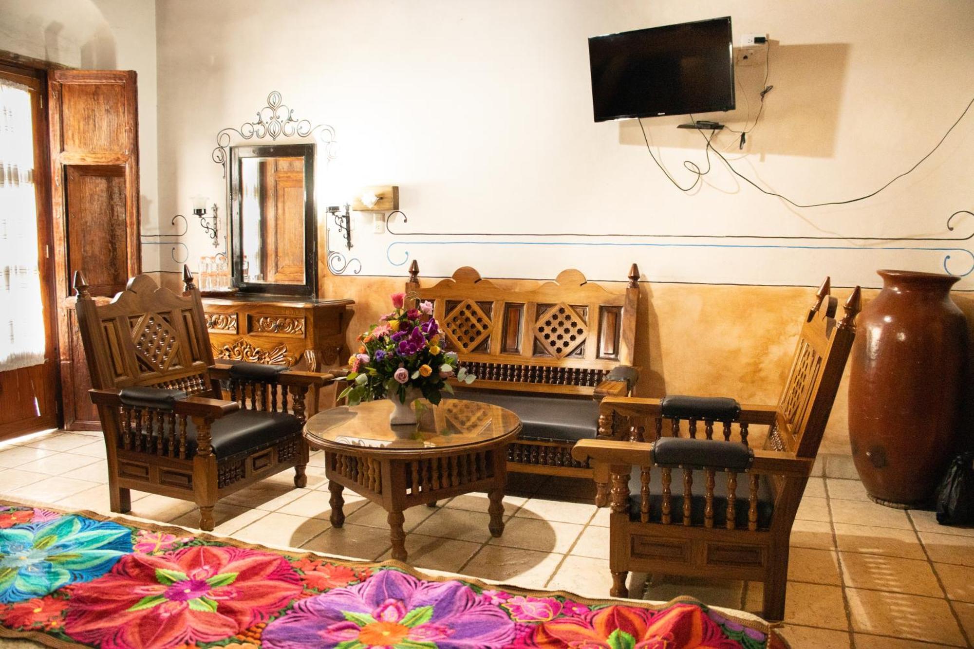 Hotel Los Escudos Pátzcuaro Eksteriør billede