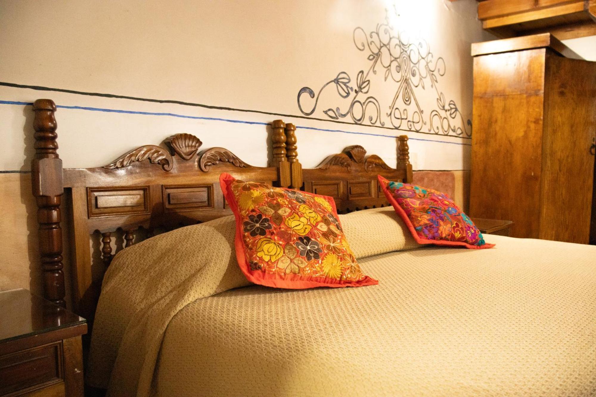 Hotel Los Escudos Pátzcuaro Eksteriør billede