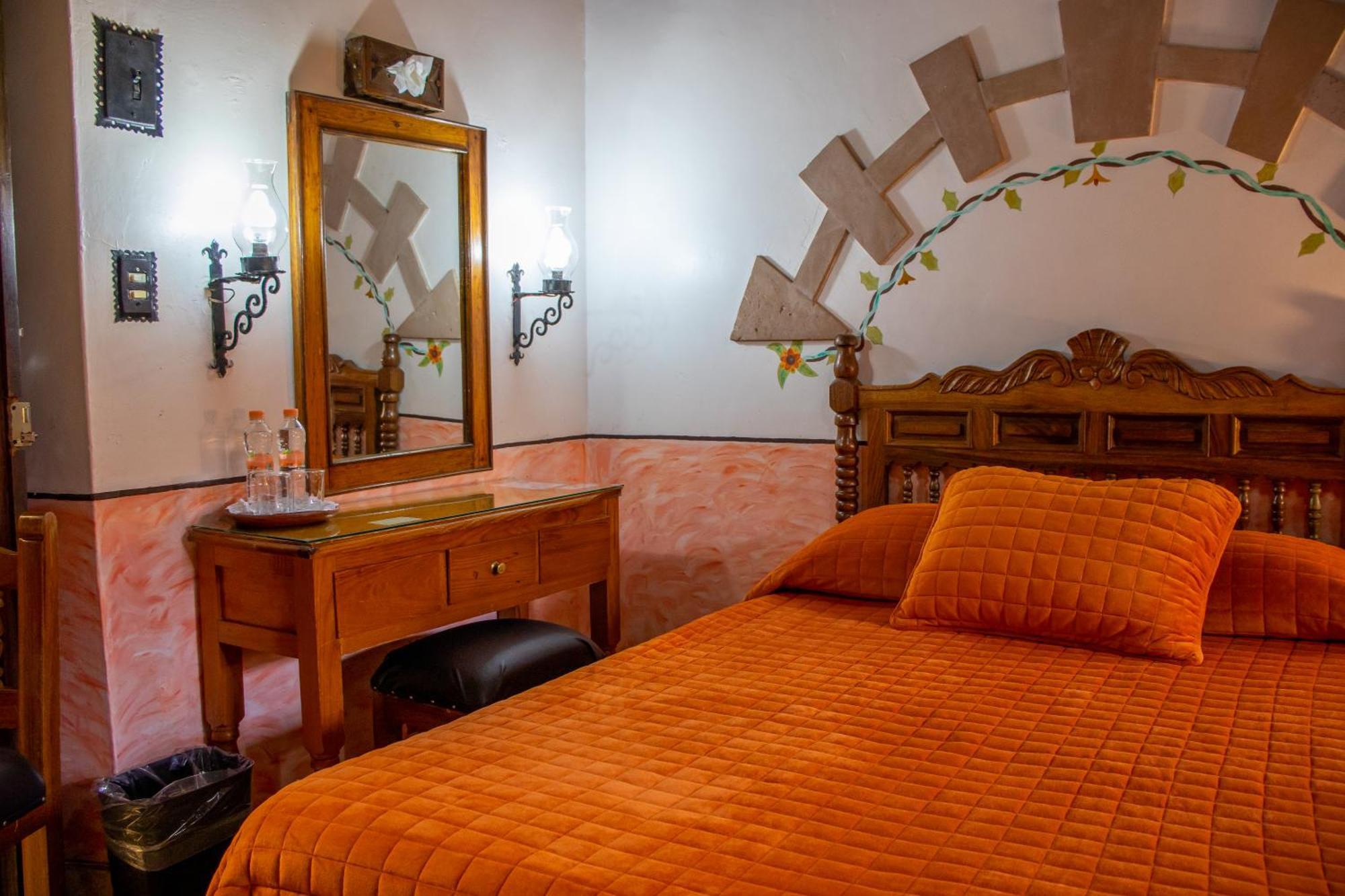 Hotel Los Escudos Pátzcuaro Eksteriør billede
