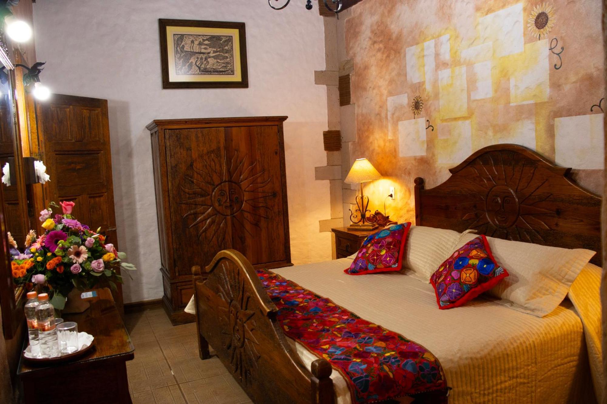 Hotel Los Escudos Pátzcuaro Eksteriør billede