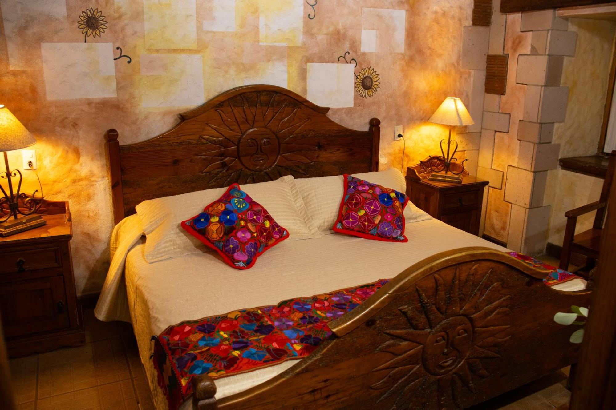 Hotel Los Escudos Pátzcuaro Eksteriør billede