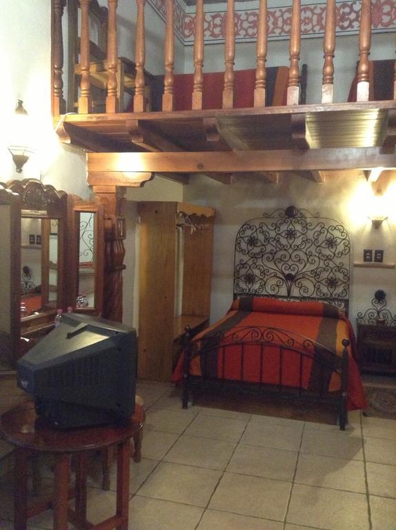 Hotel Los Escudos Pátzcuaro Eksteriør billede