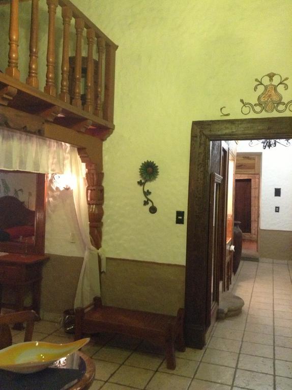 Hotel Los Escudos Pátzcuaro Eksteriør billede