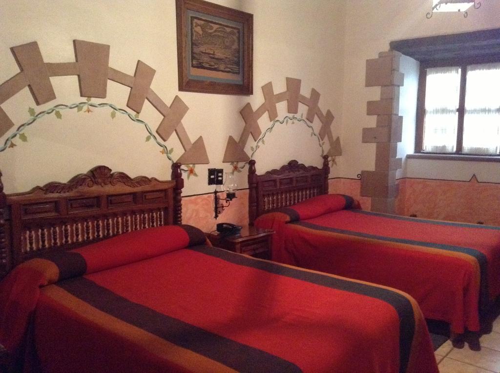 Hotel Los Escudos Pátzcuaro Eksteriør billede