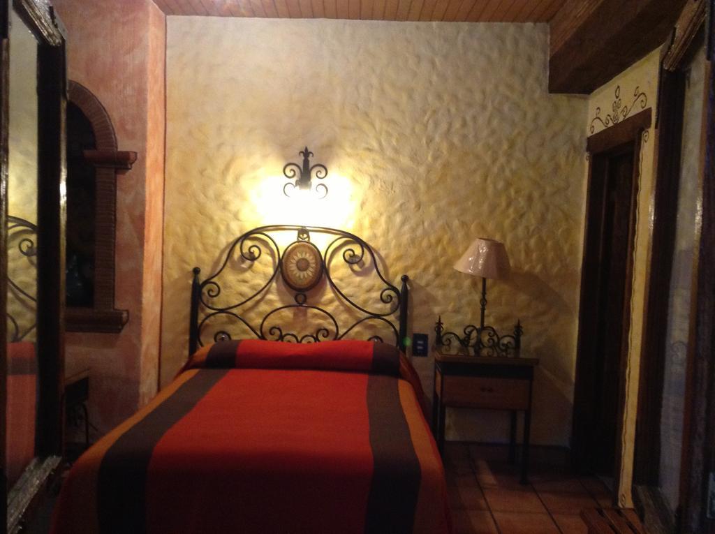 Hotel Los Escudos Pátzcuaro Eksteriør billede
